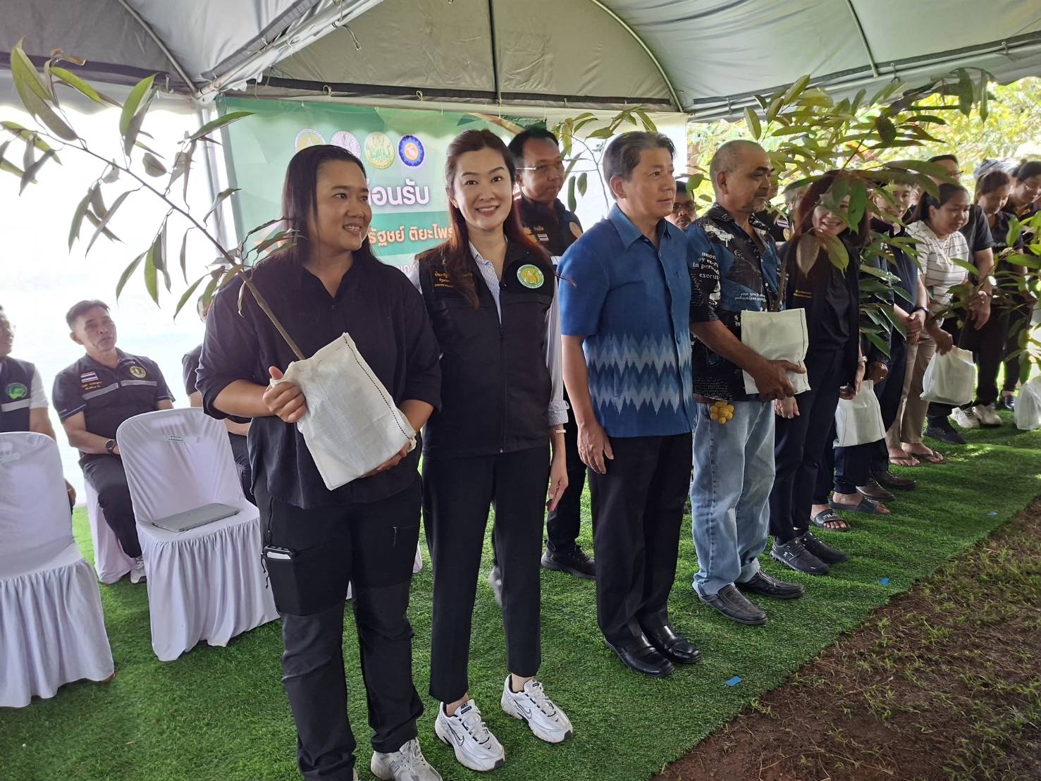 title - ส.ป.ก. ร่วมติดตามรัฐมนตรีช่วยว่าการกระทรวงเกษตรและสหกรณ์ (นางสาวปิยะรัฐชย์ ติยะไพรัช) ลงพื้นที่ตรวจราชการในพื้นที่จังหวัดจันทบุรี